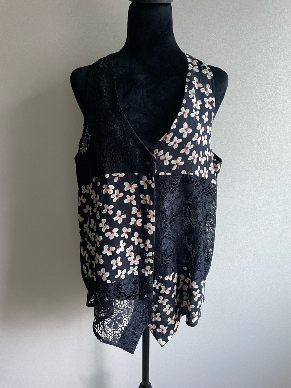 Vintage THYME Floral Lace Patchwork Blouse Made in Canada Boho Artsy M